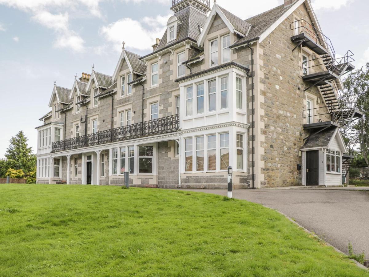 10 Monarch Country Apartments Newtonmore Exterior photo
